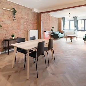 Appartement Two-bedroom In The Heart Of, Antwerpen